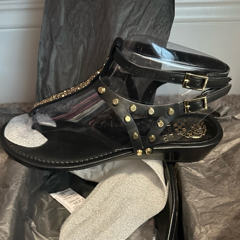 NWT Vince Camuto Istella